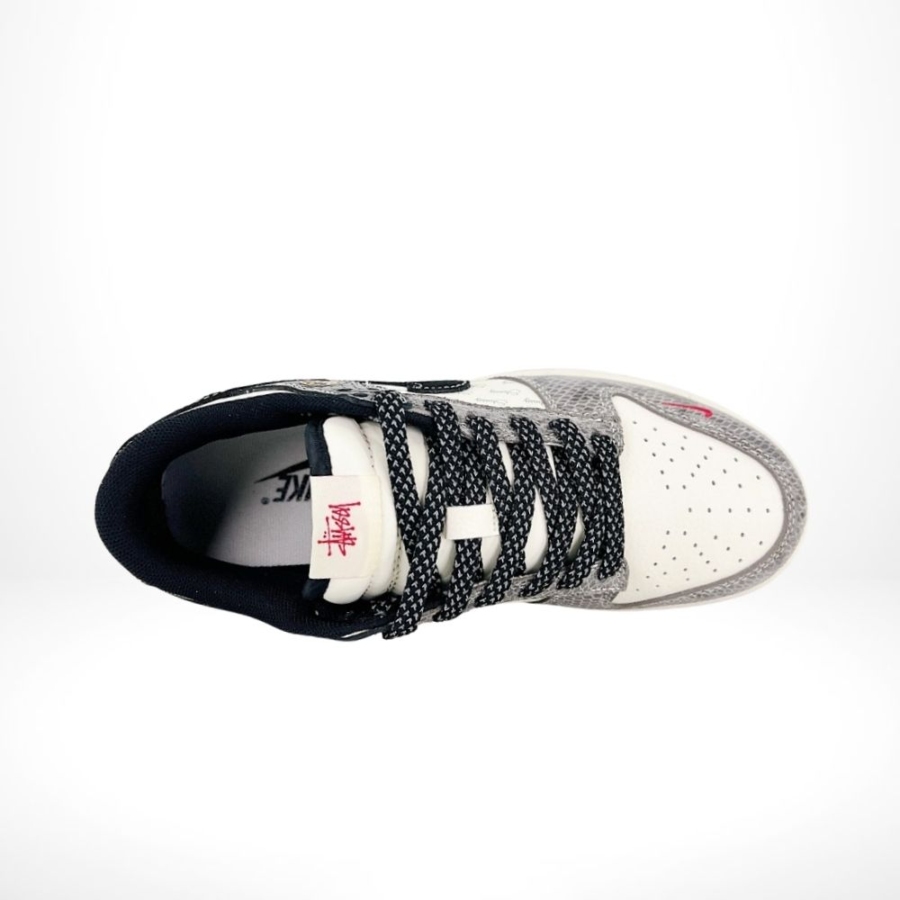 Top-down view of the Nike SB Dunk Low
