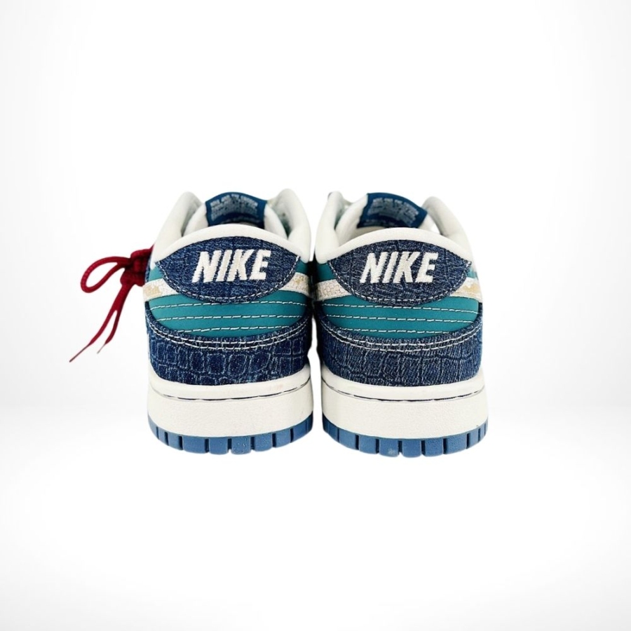 Rear view of the Nike SB Dunk Low