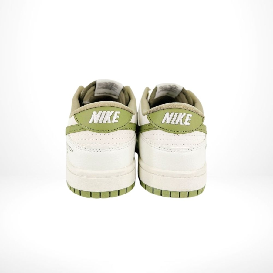Rear view of the Nike SB Dunk Low
