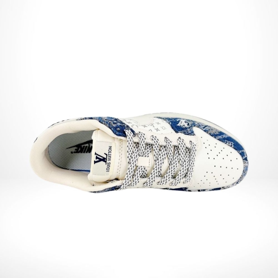 Top-down view of the Nike SB Dunk Low
