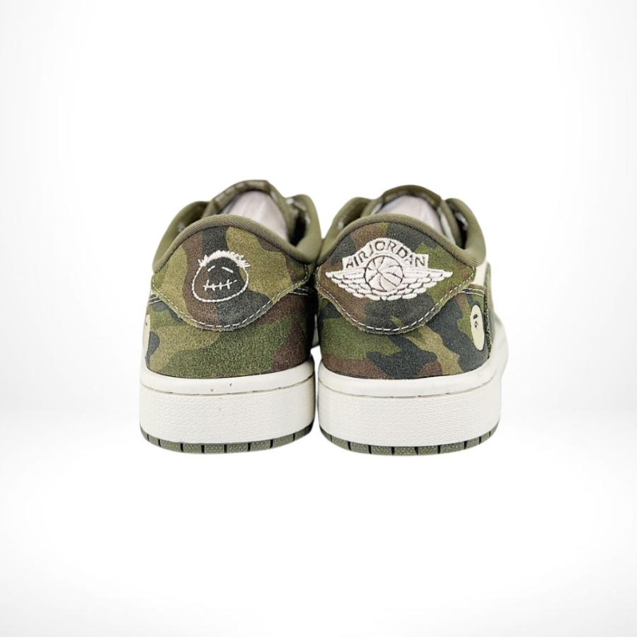 Rear view of the Nike SB Dunk Low