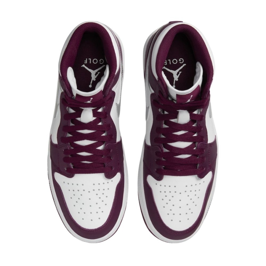 Top-down view of the Air Jordan 1