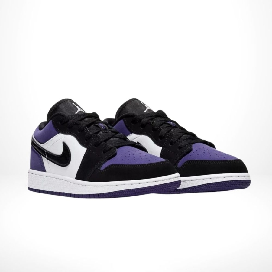 Angle view of Air Jordan 1