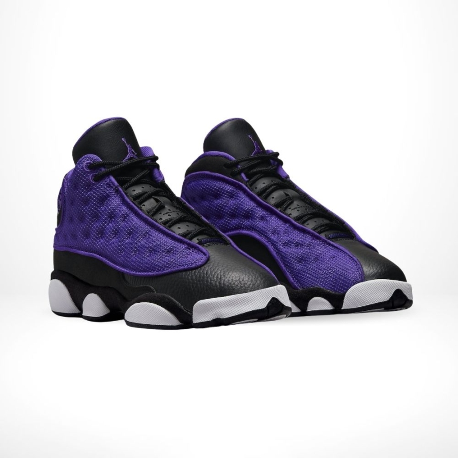 Angle view of Air Jordan 13