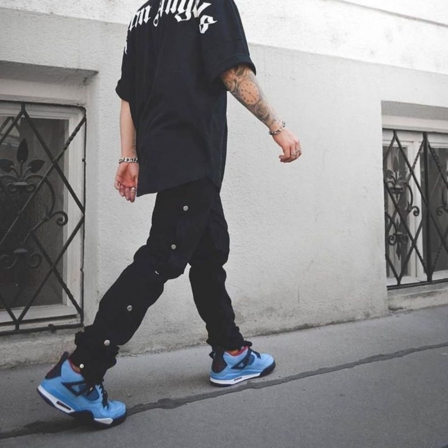 Real lifestyle image of Air Jordan 4