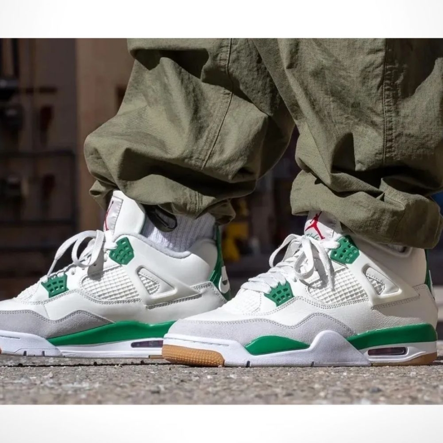 Real lifestyle image of Air Jordan 4