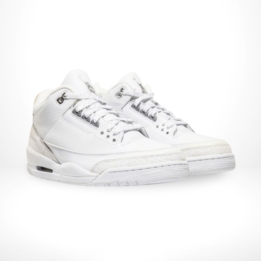 Angle view of Air Jordan 3