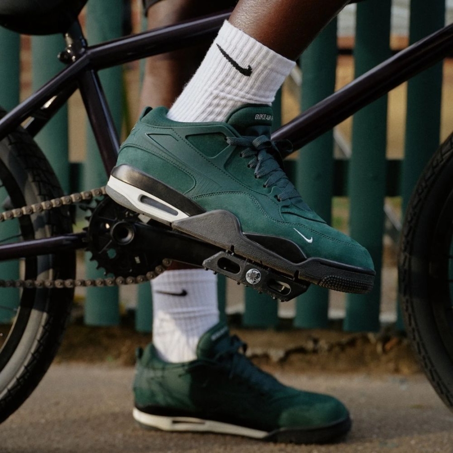 Real lifestyle image of Air Jordan 4
