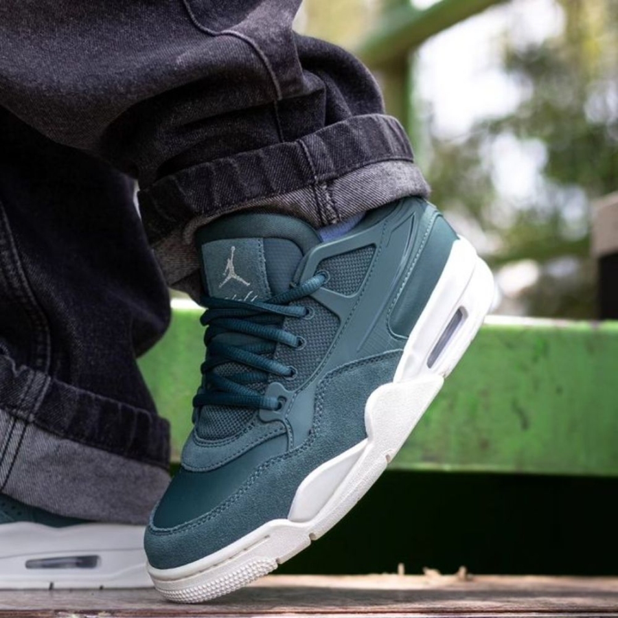 Real lifestyle image of Air Jordan 4