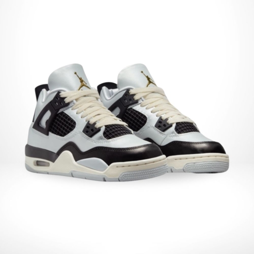 Angle view of Air Jordan 4