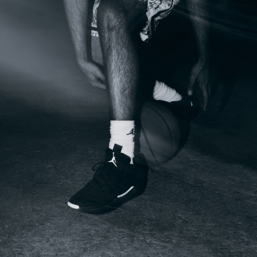 Real lifestyle image of Air Jordan 39