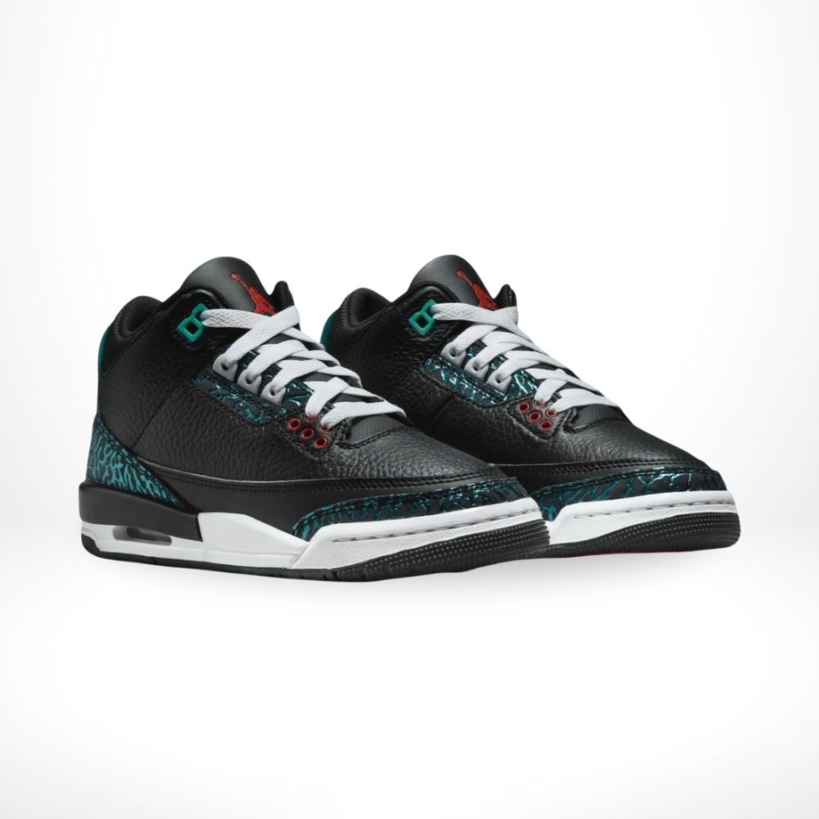 Air Jordan 3 ‘Black and Hyper Jade’ - Image 2