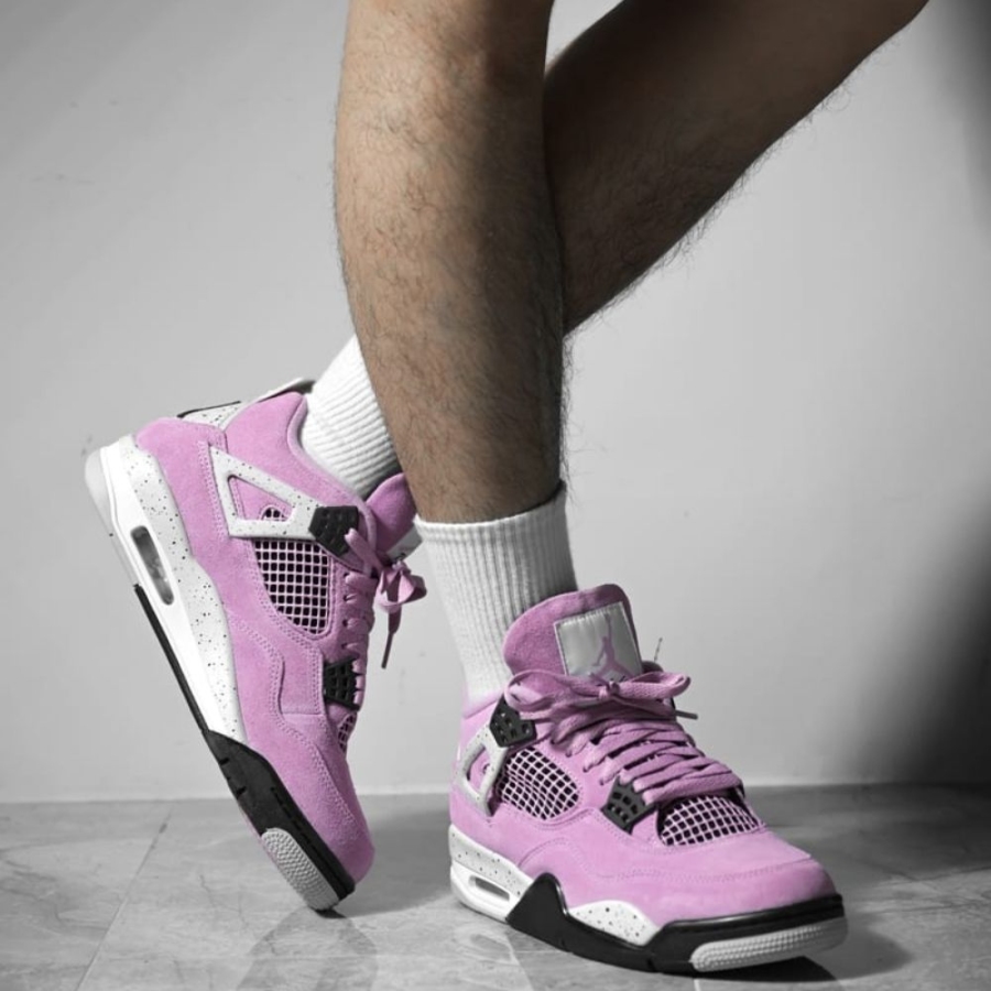Real lifestyle image of Air Jordan 4