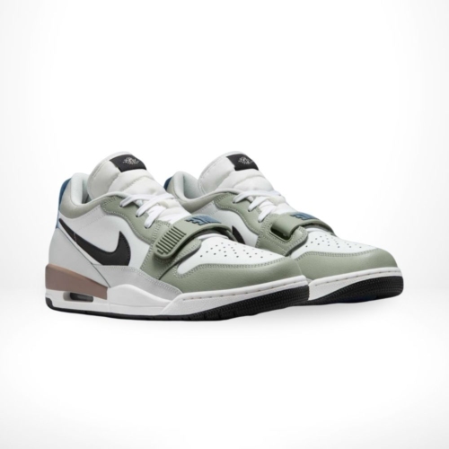 Angle view of Air Jordan 1