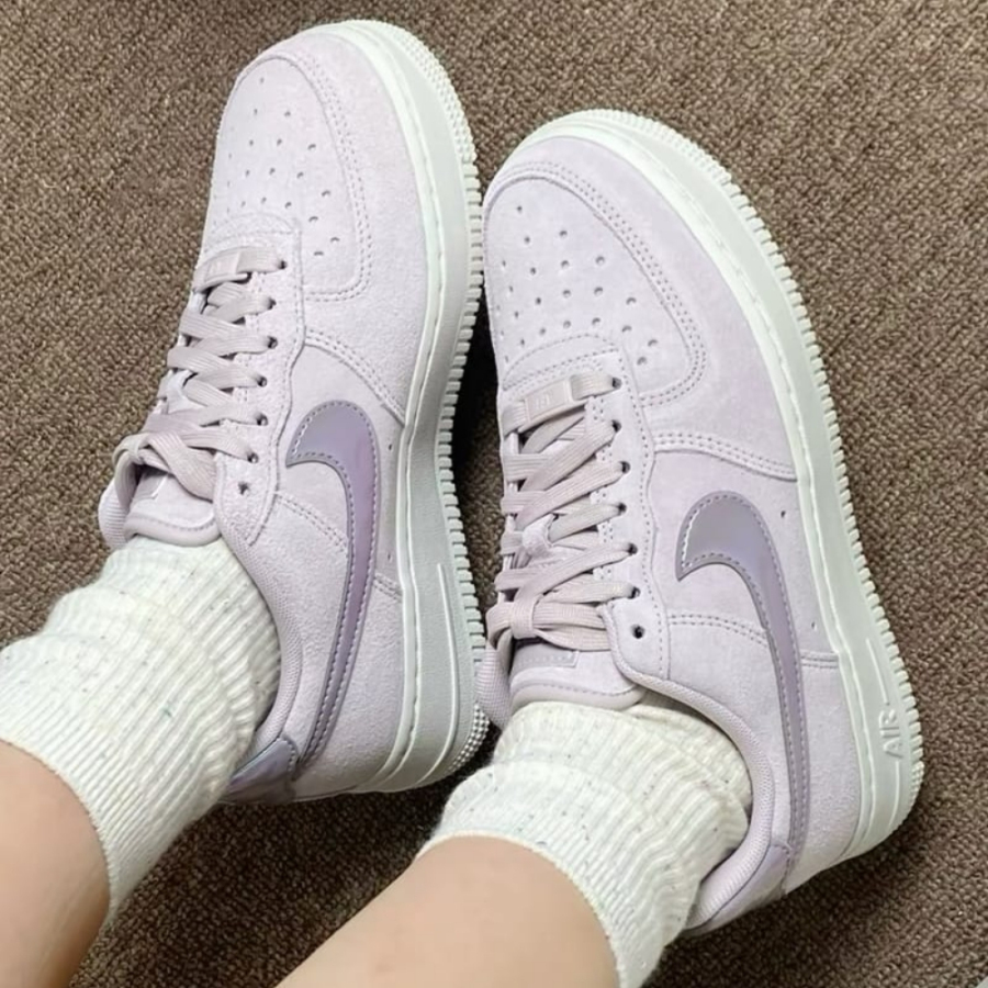 On-foot of the Air Force 1