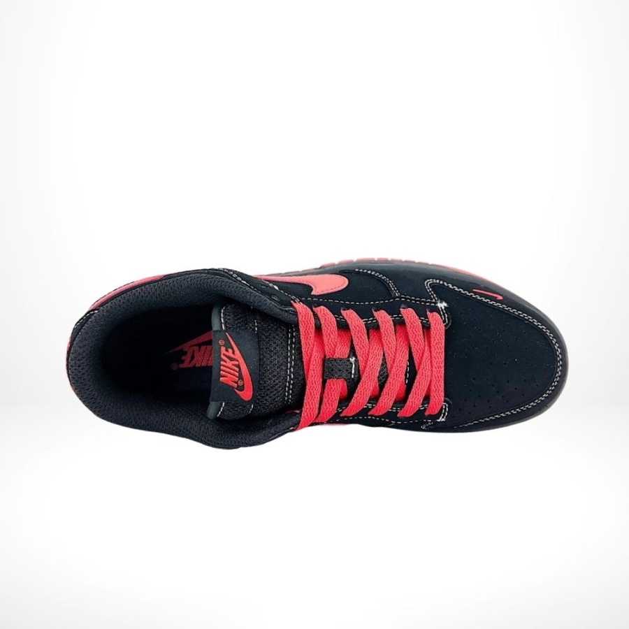 Top-down view of the Air Nike SB Dunk Low