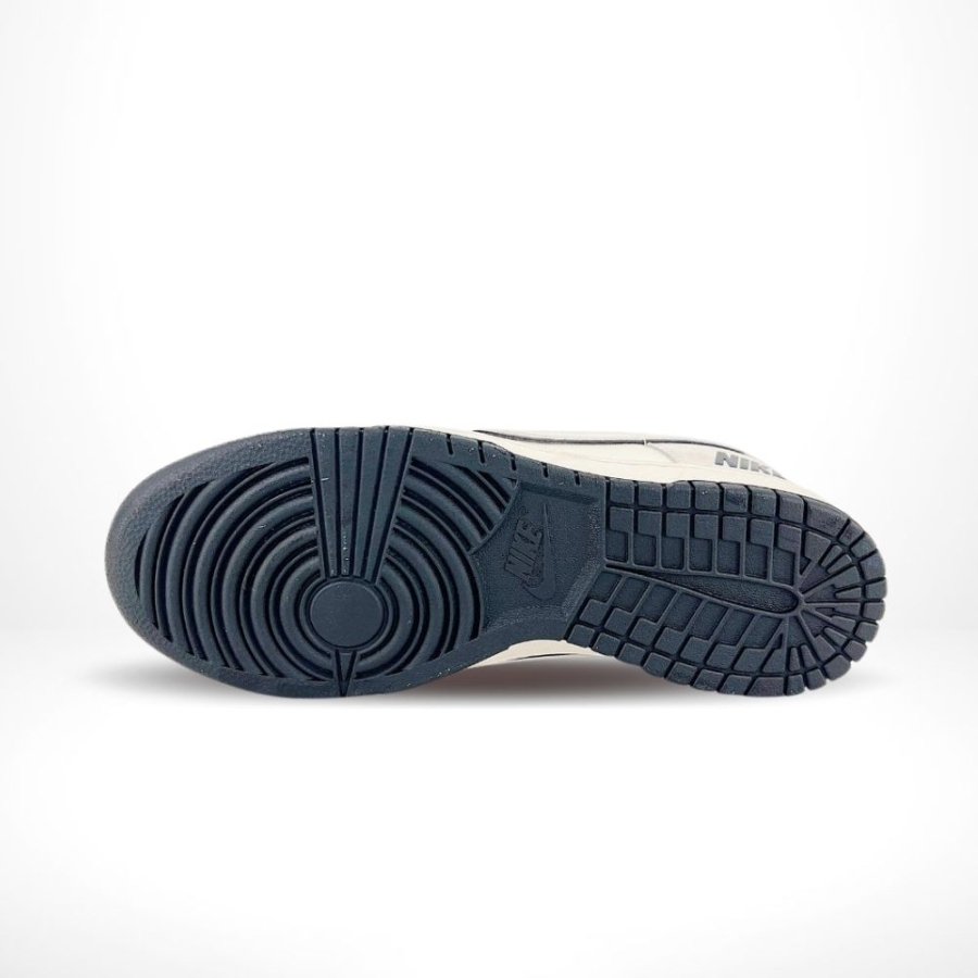 Bottom view of the Air Nike SB Dunk Low