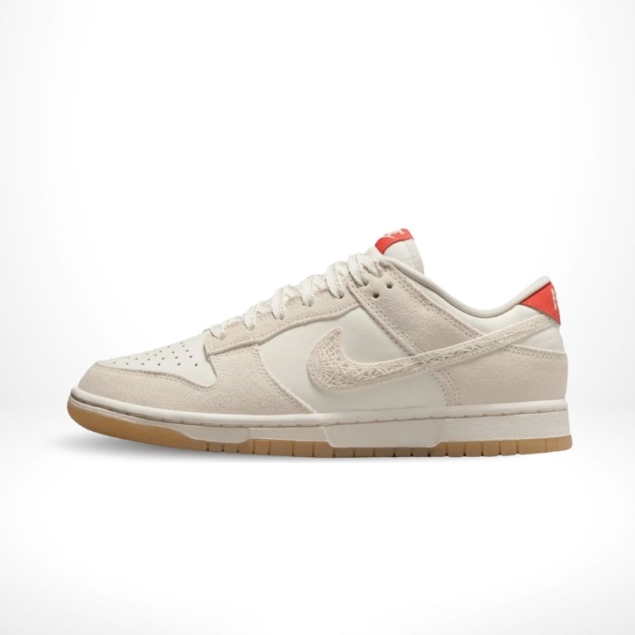 Medial side view of the Air Nike Dunk Low