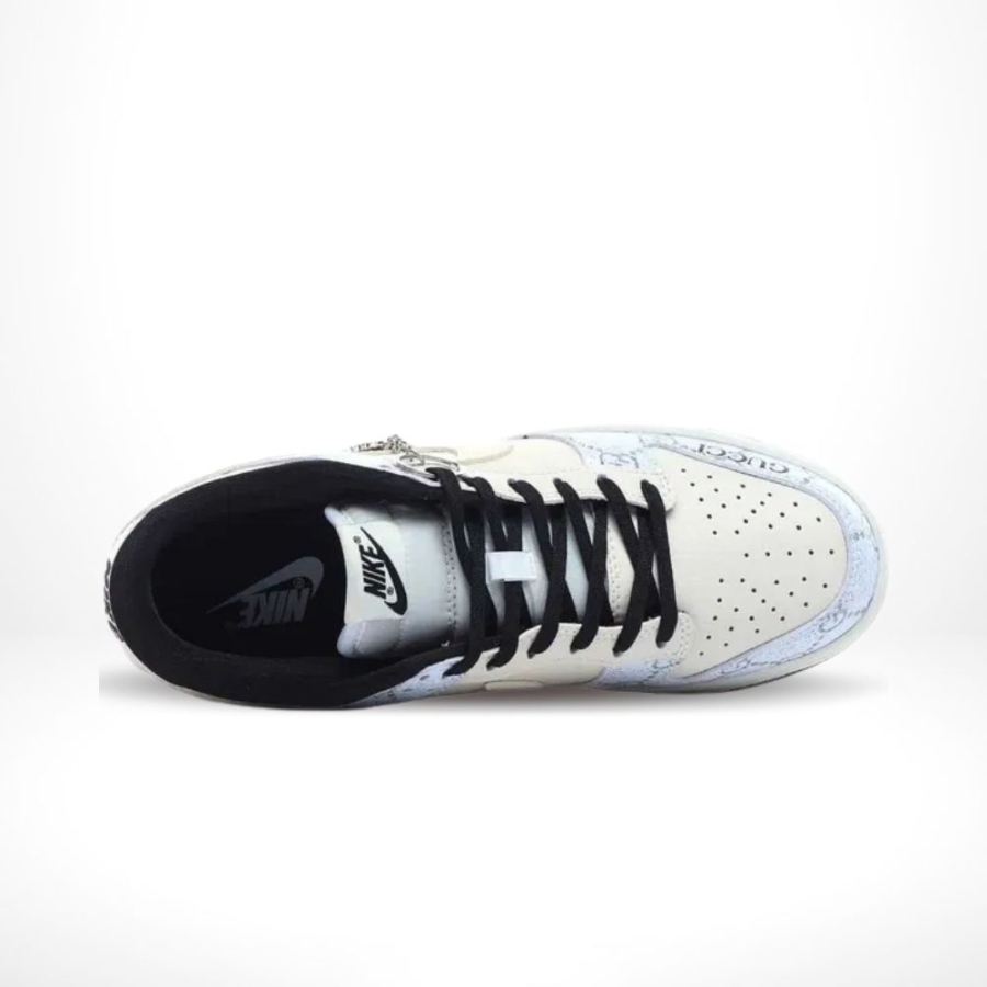 Top-down view of the Air Nike Dunk Low