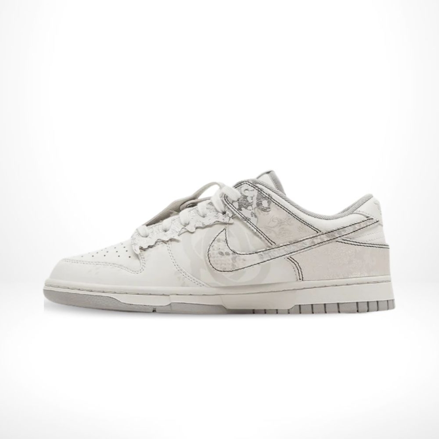Medial side view of the Air Nike Dunk Low