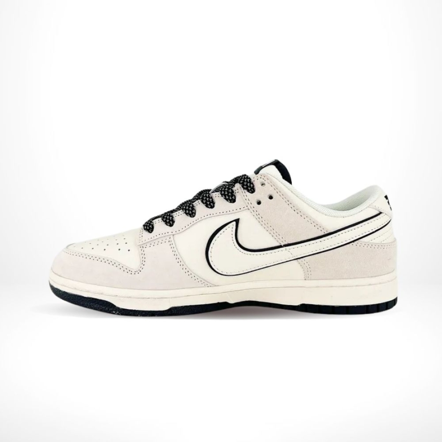 Medial side view of the Air Nike Dunk Low