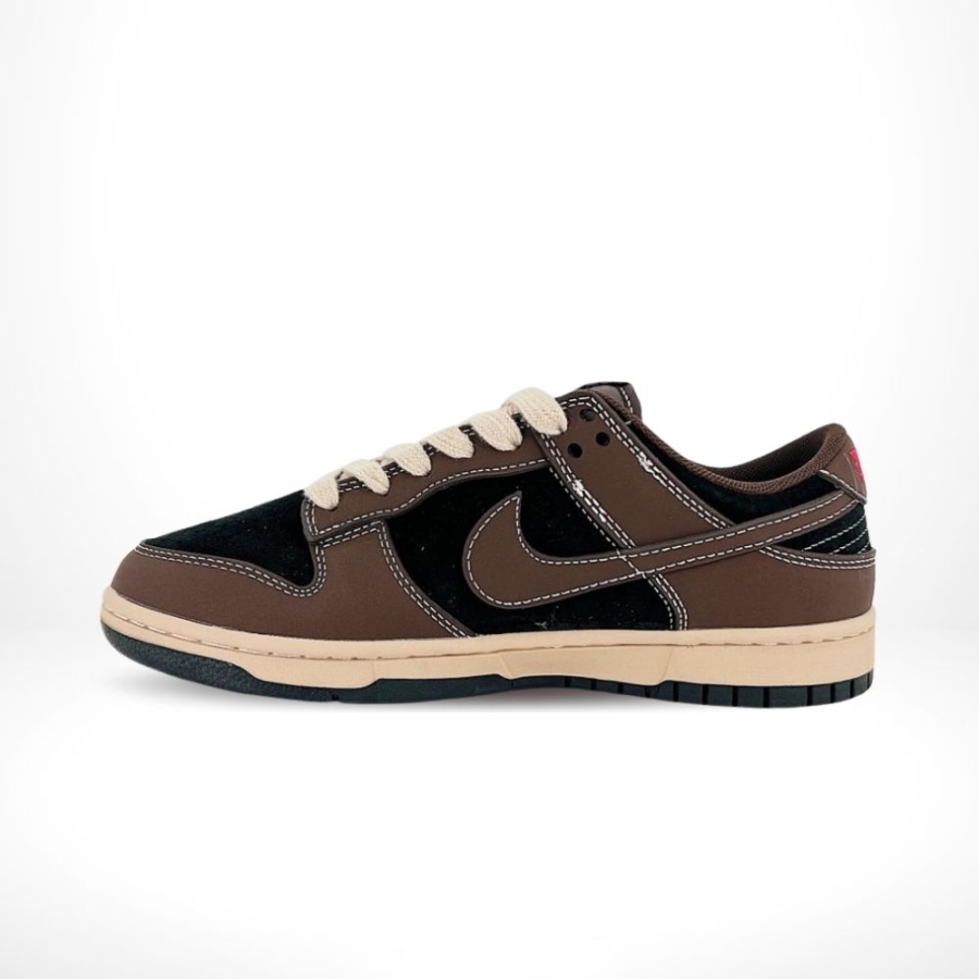 Medial side view of the Air Nike Dunk Low