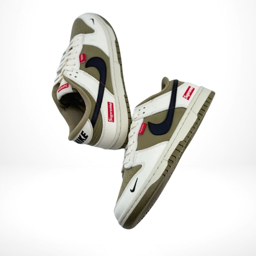 Nike SB Dunk Low X Supreme White Green  - Image 3