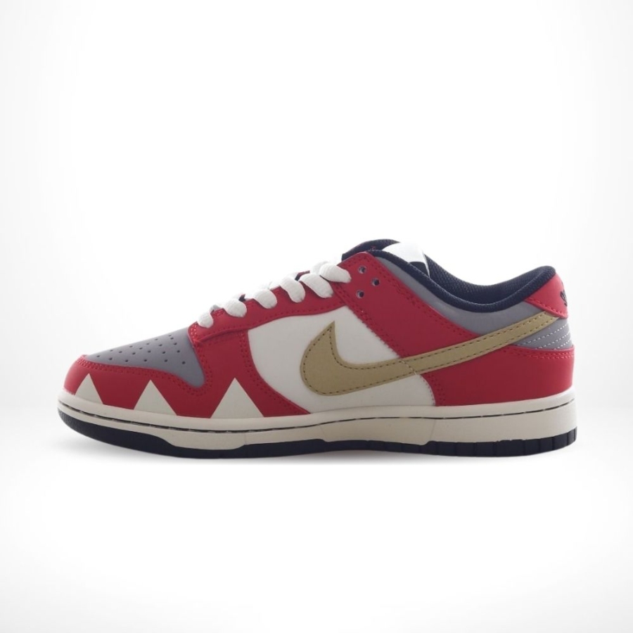 Medial side view of the Air Nike Dunk Low