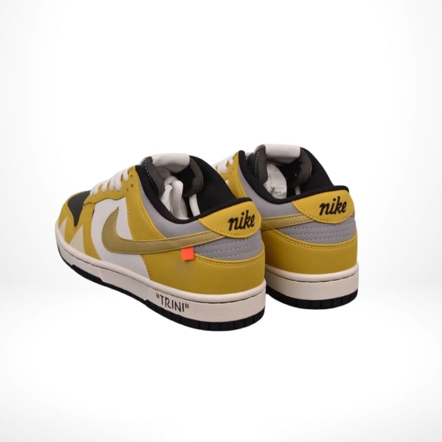 Rear view of the Air Nike SB Dunk Low