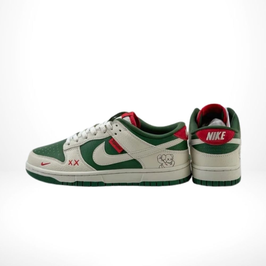 Rear view of the Air Nike SB Dunk Low
