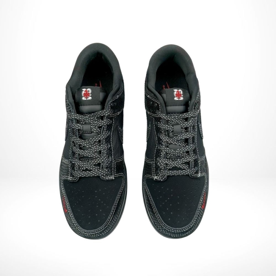 Top-down view of the Air Nike Dunk Low