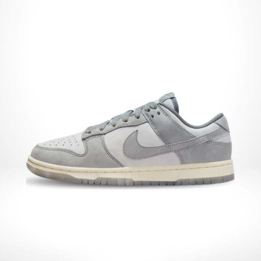 Medial side view of the Air Nike Dunk Low