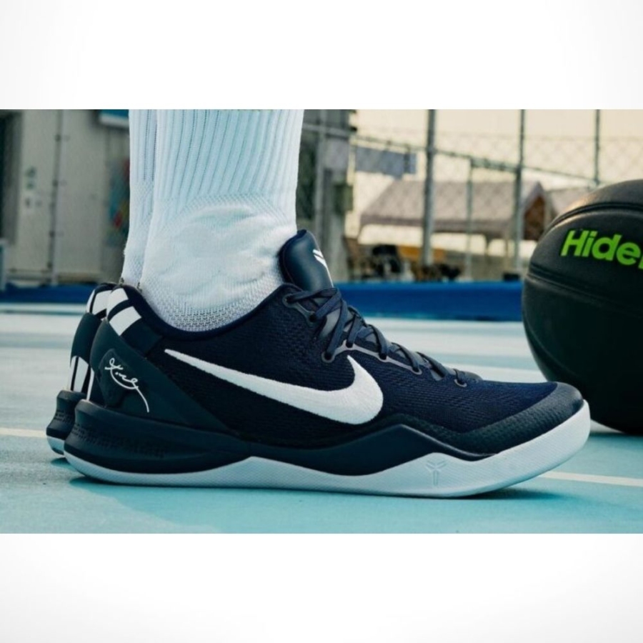 Real lifestyle image of Nike Kobe