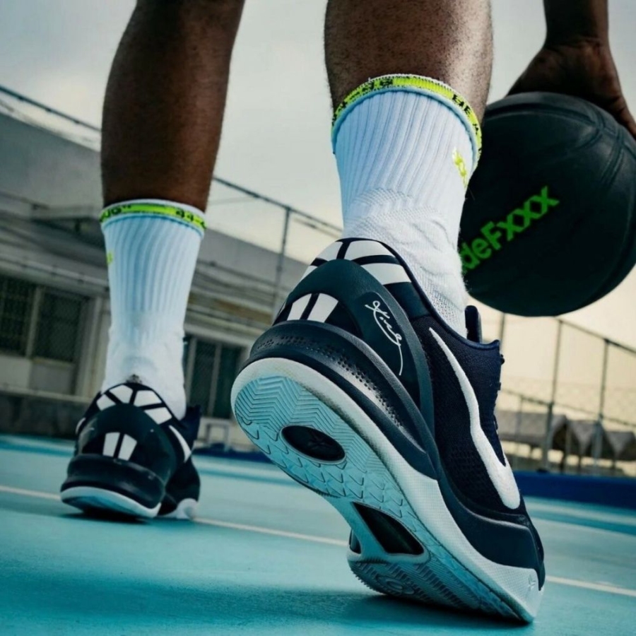 Real lifestyle image of Nike Kobe