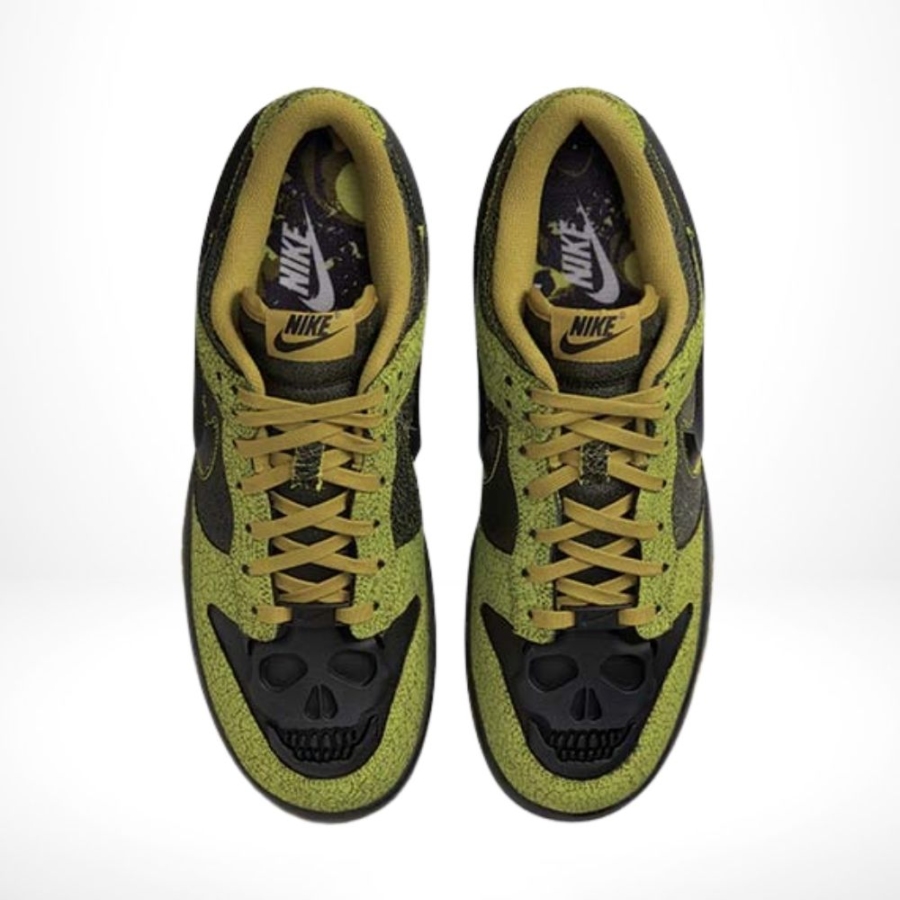 Top-down view of the Air Nike Dunk Low