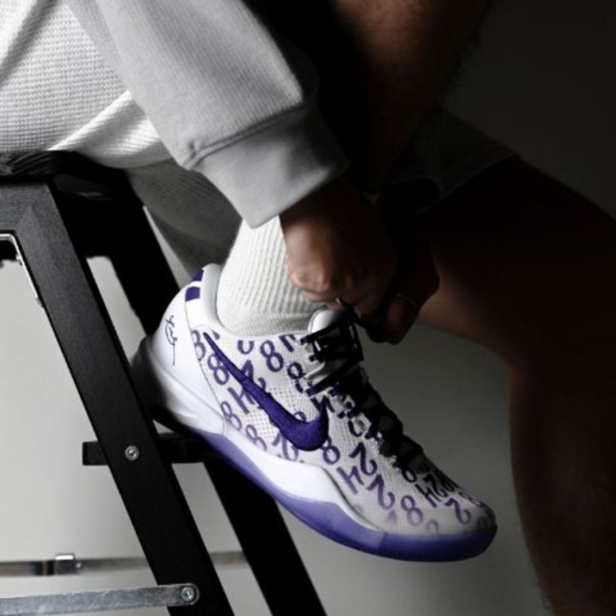 Real lifestyle image of Nike Kobe