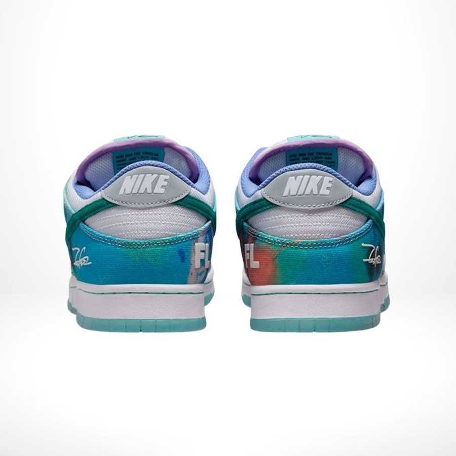 Rear view of the Nike SB Dunk Low