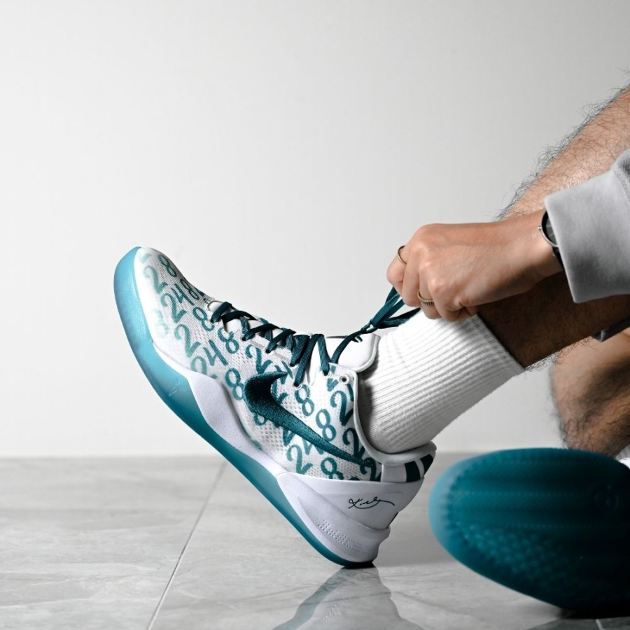Real lifestyle image of Nike Kobe