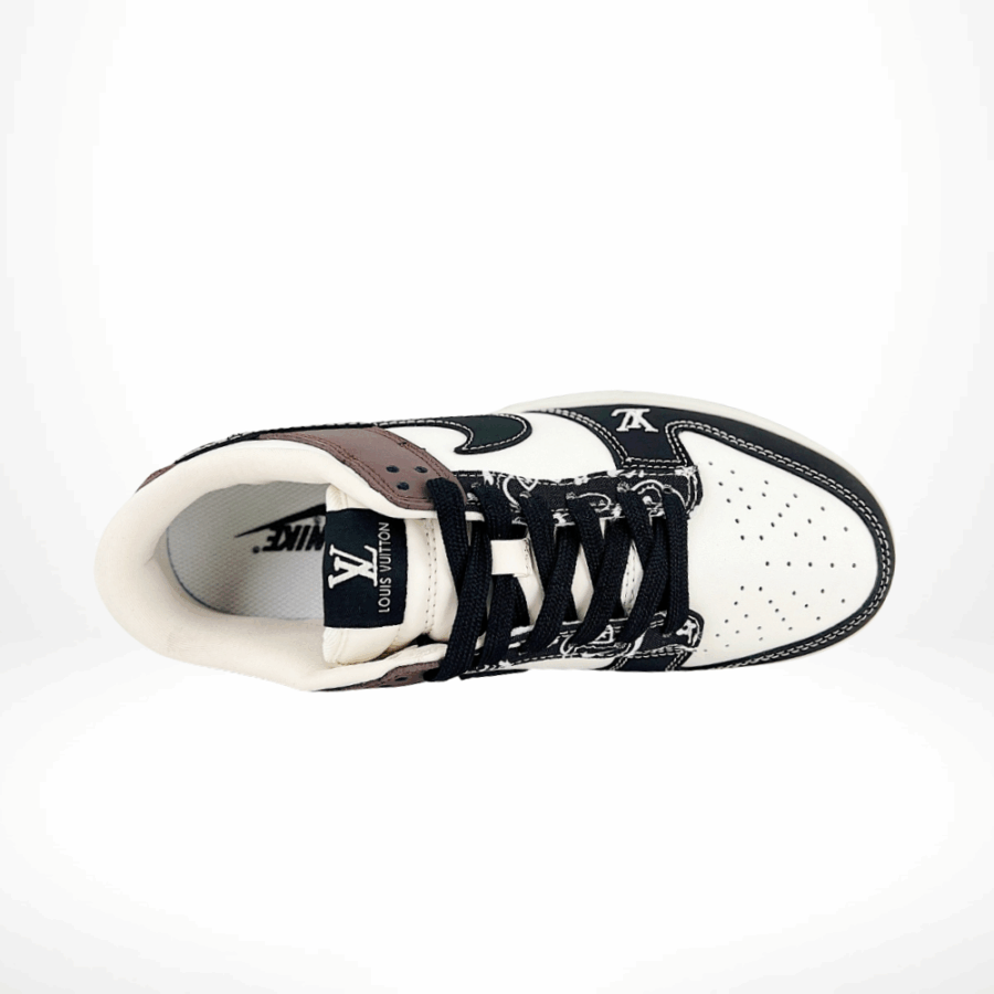 Top-down view of the Nike SB Dunk Low