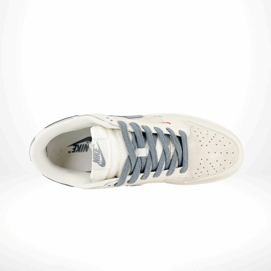 Top-down view of the Nike SB Dunk Low