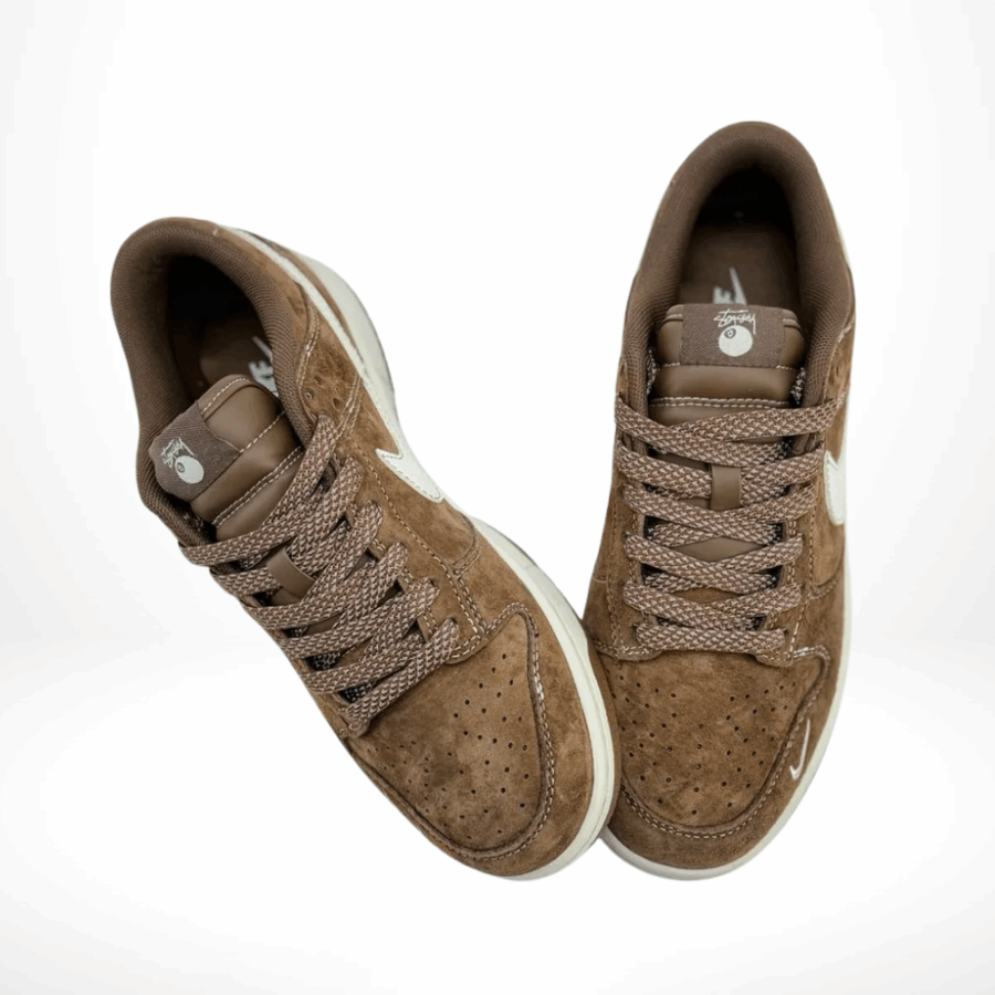 Top-down view of the Nike SB Dunk Low