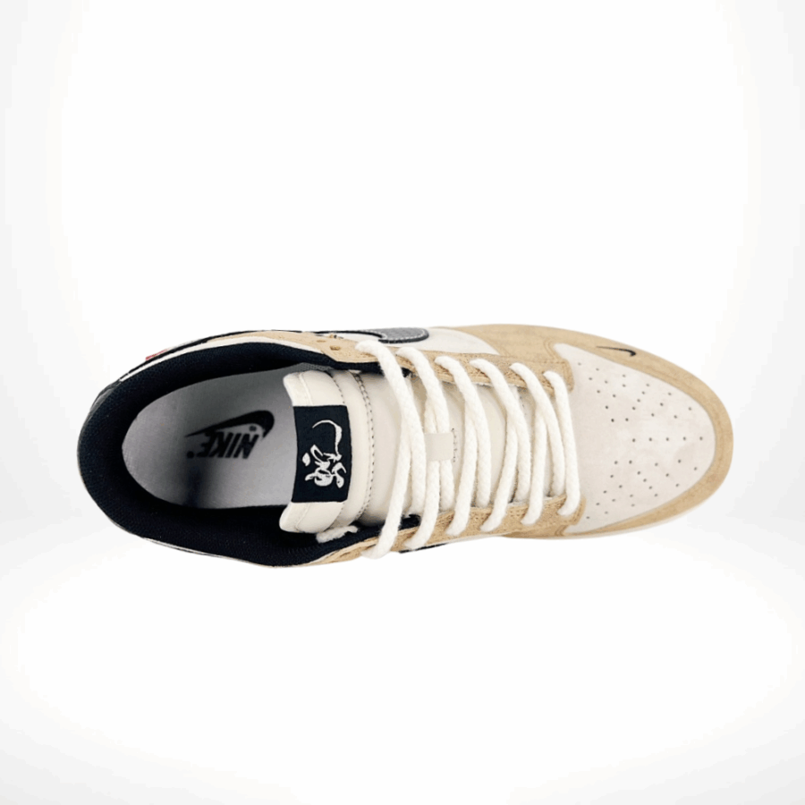 Top-down view of the Nike SB Dunk Low