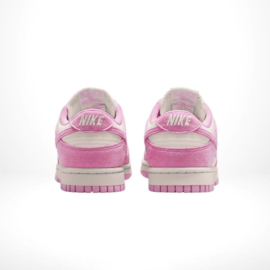 Rear view of the Air Nike Dunk Low