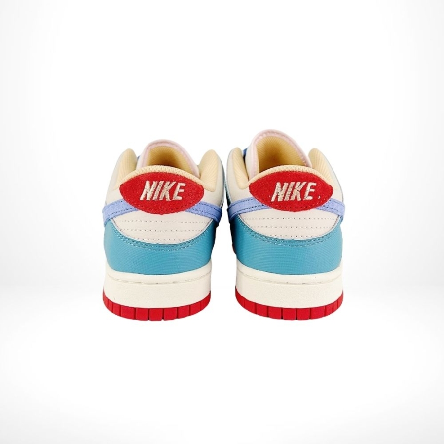 Rear view of the Nike SB Dunk Low