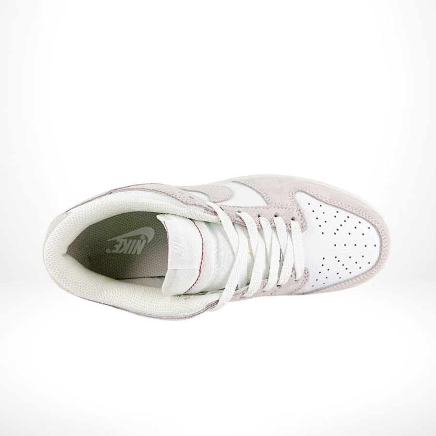 Top-down view of the Nike SB Dunk Low