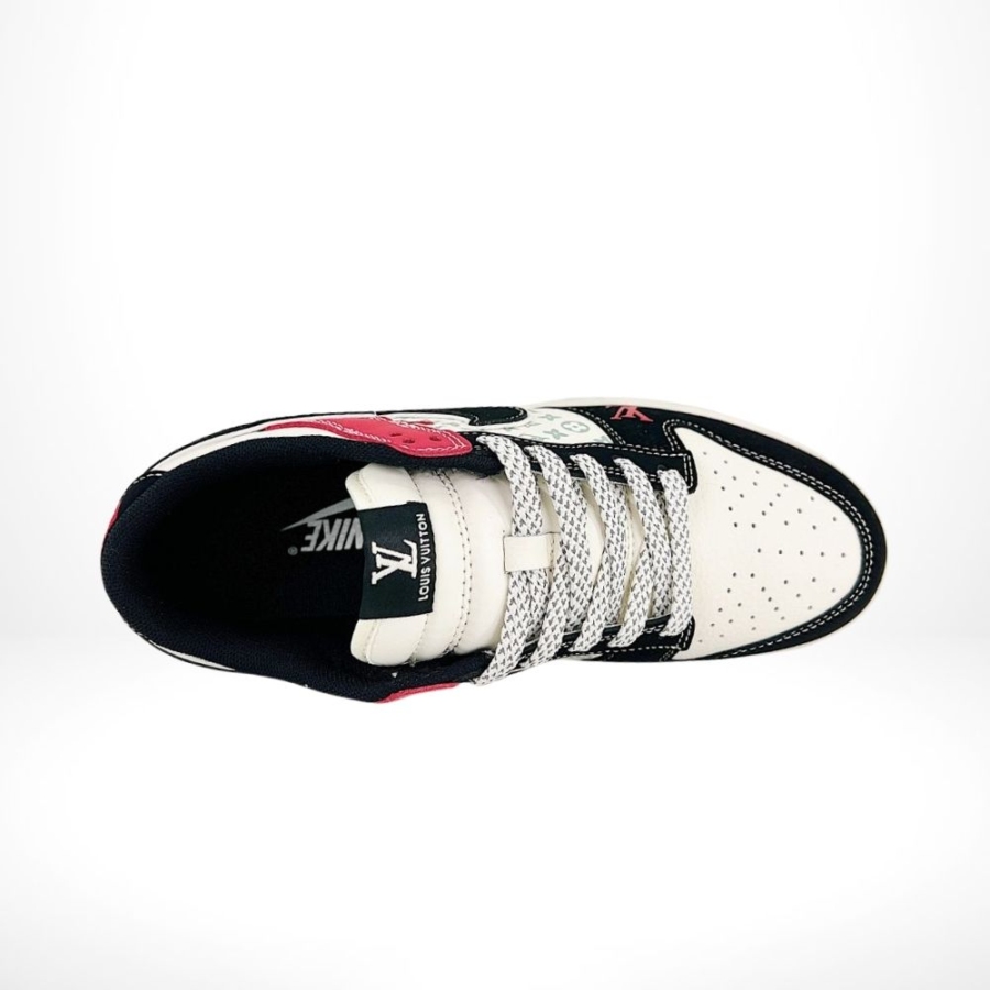 Top-down view of the Nike SB Dunk Low