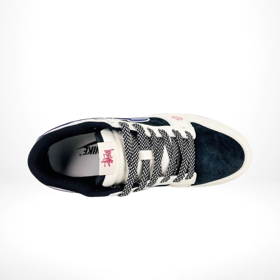 Top-down view of the Nike SB Dunk Low