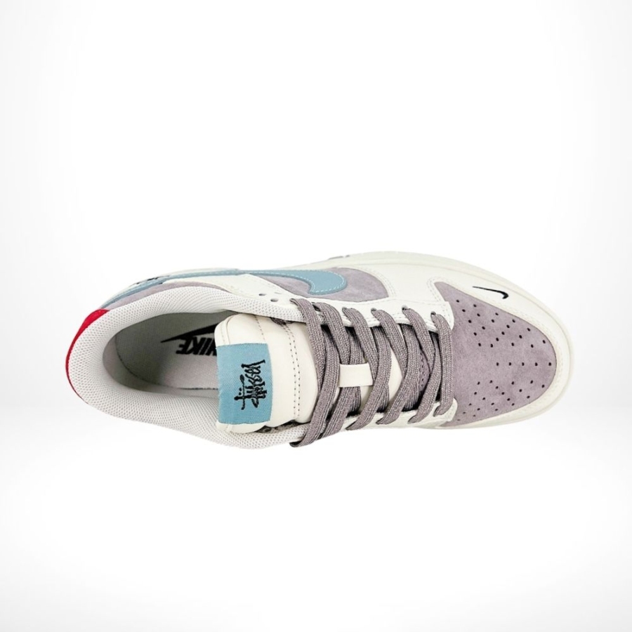 Top-down view of the Nike SB Dunk Low
