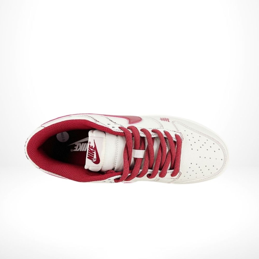 Top-down view of the Air Nike SB Dunk Low