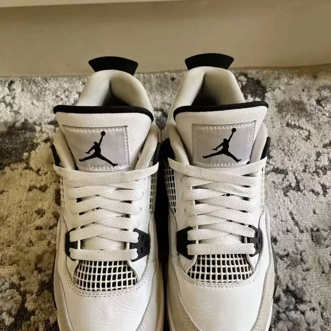Air Jordan 4 Retro Military Black photo review